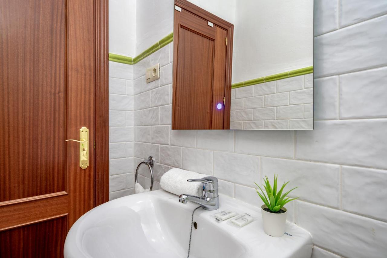 Appartamento Spacious Flat In The Heart Of Torremolinos Ref 39 Esterno foto